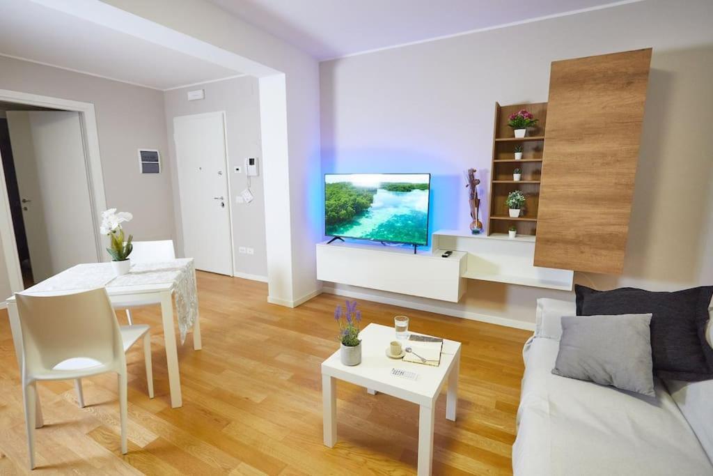 Center Aviano Comfort Suite Free Parking Wifi Екстер'єр фото