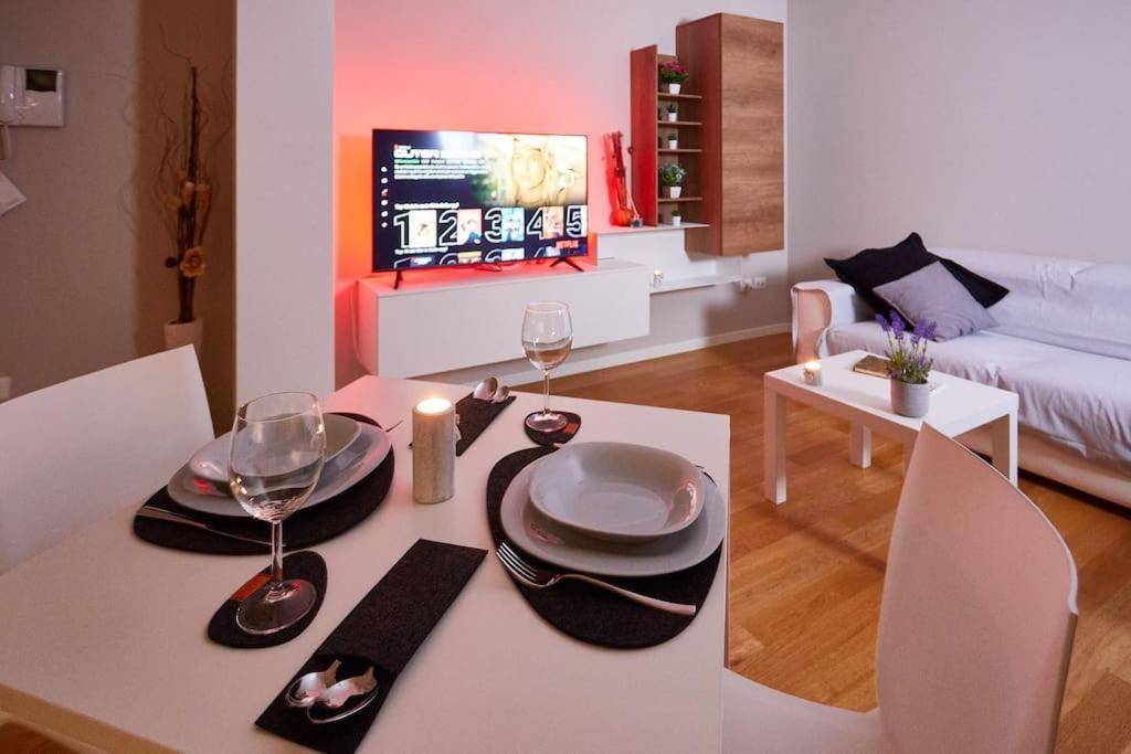 Center Aviano Comfort Suite Free Parking Wifi Екстер'єр фото