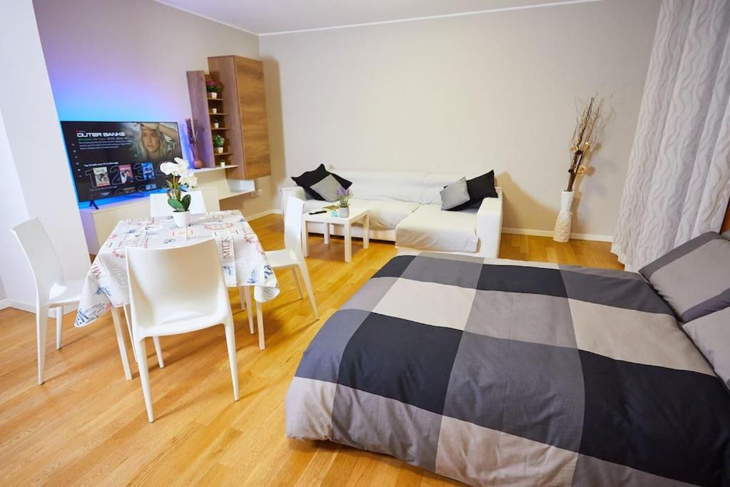Center Aviano Comfort Suite Free Parking Wifi Екстер'єр фото